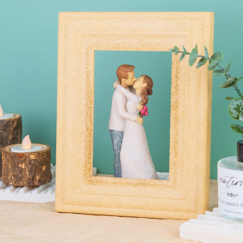 Romantic Couple Figurine - Husband and Wife Hug Statue, Hand-Painted Sculpture, Anniversary Wedding Gift, Present for Wife, Husband, Girlfriend, Boyfriend, Home Décor